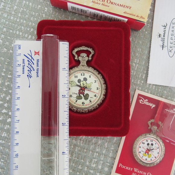New 2004 Hallmark "Disney's Mickey Mouse" Pocket Watch, It Works, Fresh Battery - Picture 6 of 7